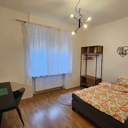 3 Kueche Bad 80m2 Am Messplatz Пфорцхайм